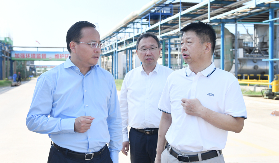 市領導“四不兩直”調研推進生態(tài)環(huán)境保護提升工作